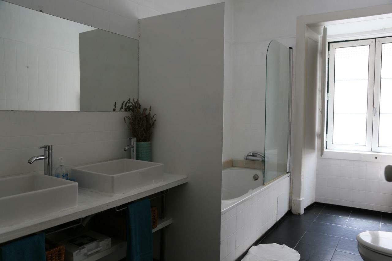 Stunning Apartment Near Chiado Lisboa Extérieur photo